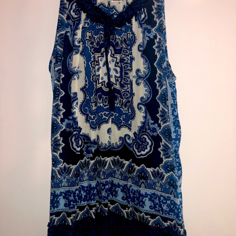 bila•sleeveless top•paisley•blue and white•L